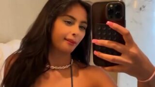 Me0wbbygirl Shows Off Her Big Boobs In The Bathroom
