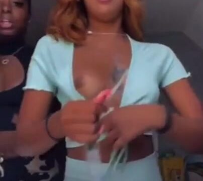 Ahna Mac Is Exposed Nipple During A Live Stream